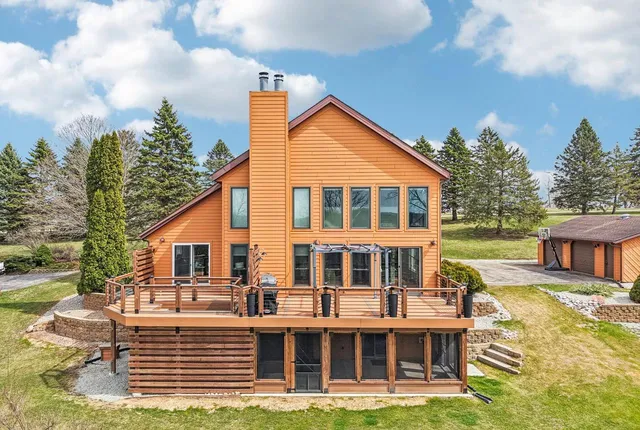 N8863 Jefferson ROAD, Watertown, WI 53094