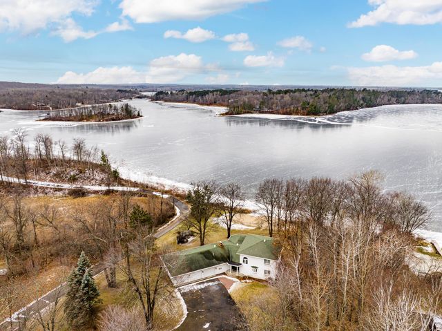 25423 Lakeview Dr, Cohasset, MN 55721