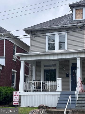 202 S  Main St, Red Lion, PA 17356
