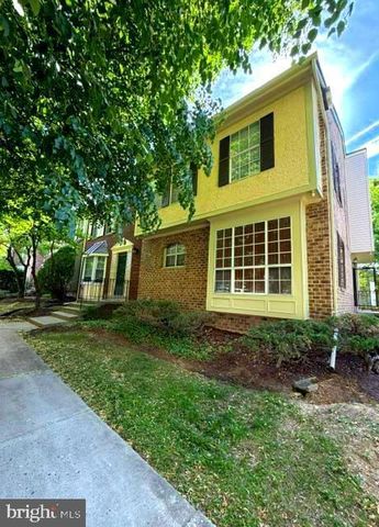 1 Dunsinane Ct #61, Silver Spring, MD 20906