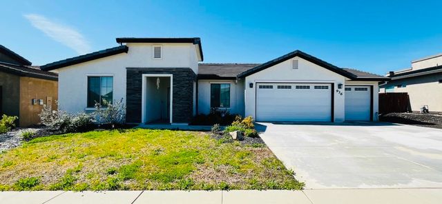 936 Katmai Pl, Redding, CA 96001