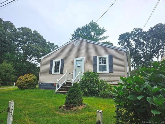 9 Clarence Ave, Pawcatuck, CT 06379