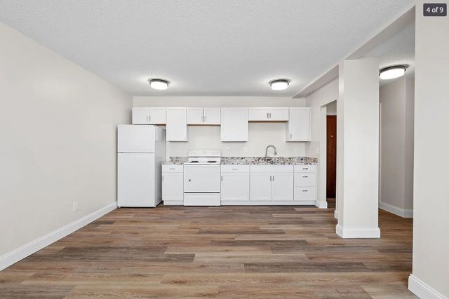 1032 Duluth St #109, Saint Paul, MN 55106