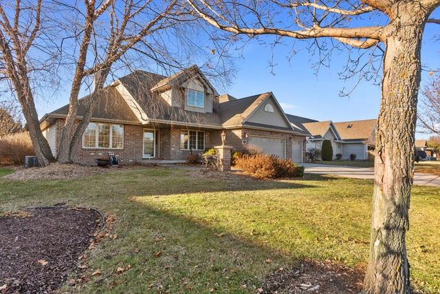 436 Mc Auliffe Heights Trl, Green Bay, WI 54311