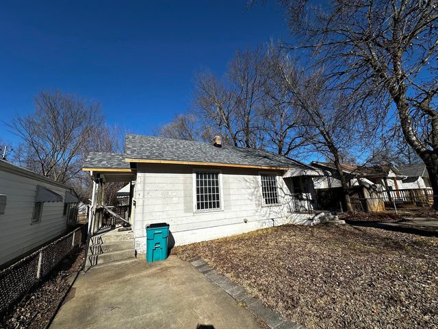 2611 West Lincoln Street, Springfield, MO 65806