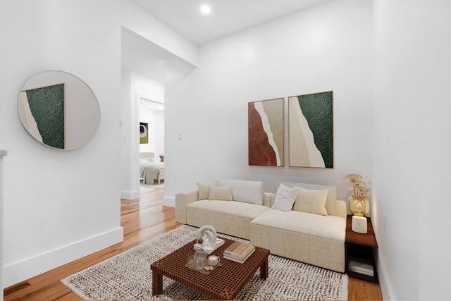 174 7th Ave #2F, New York, NY 10011