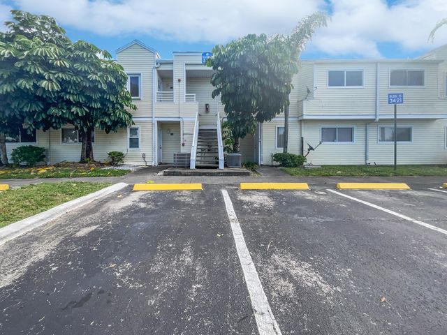 3421 NW 44th St #204, Oakland Park, FL 33309