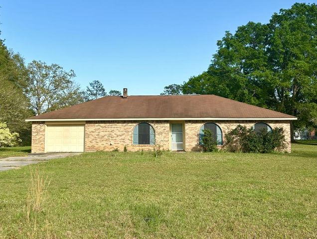 25 Clay Rd, Picayune, MS 39466