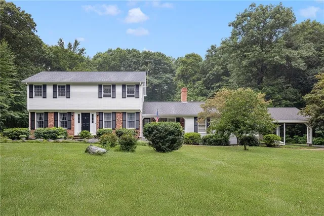 29 Suddard Ln, Scituate, RI 02857