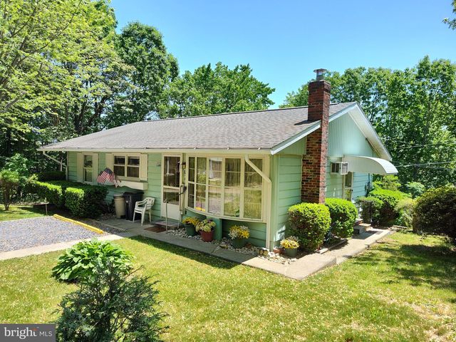 12 Jane Ave, Schuylkill Haven, PA 17972