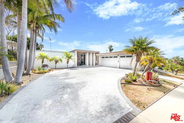 6704 Bedford Ave, Los Angeles, CA 90056