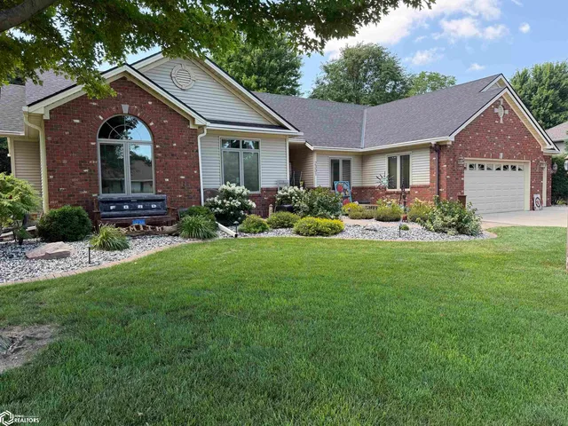 2331 Forest St, Carroll, IA 51401
