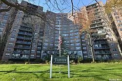 61-20 Grand Central Pkwy #C506, Forest Hills, NY 11375