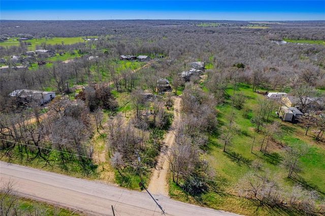 160 Bluejay Rd, Dale, TX 78616