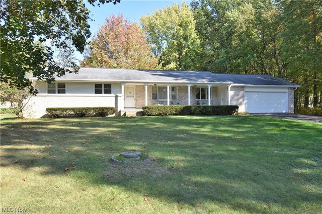 391 Scoville Dr, Vienna, OH 44473