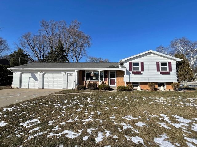 2291 Finger Rd, Green Bay, WI 54302