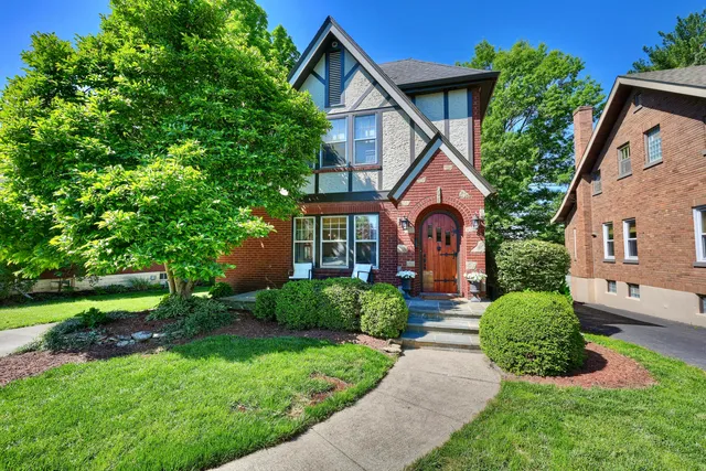 83 Arcadia Ave, Lakeside Park, KY 41017