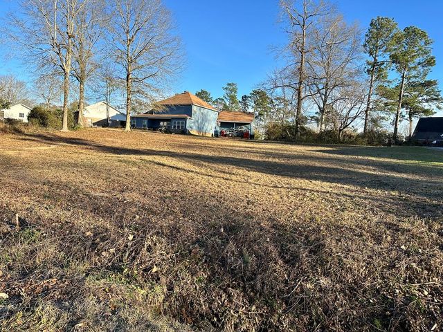 520 E  Lakeshore Dr, Carriere, MS 39426