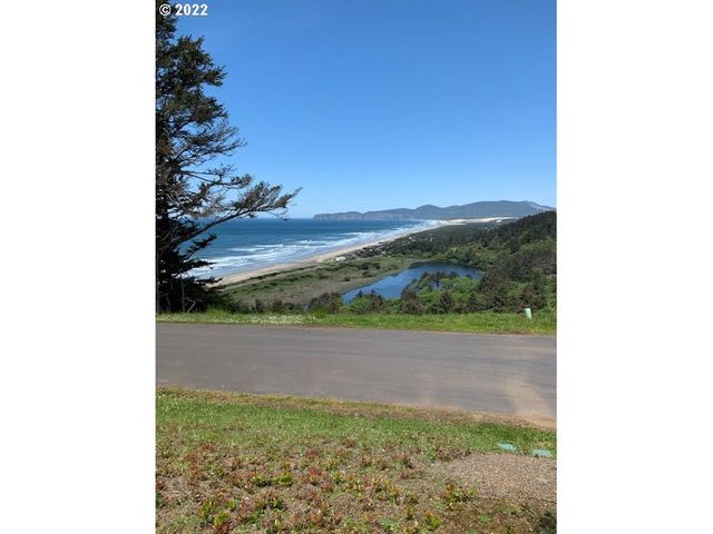 5 Nantucket Dr, Pacific City, OR 97135