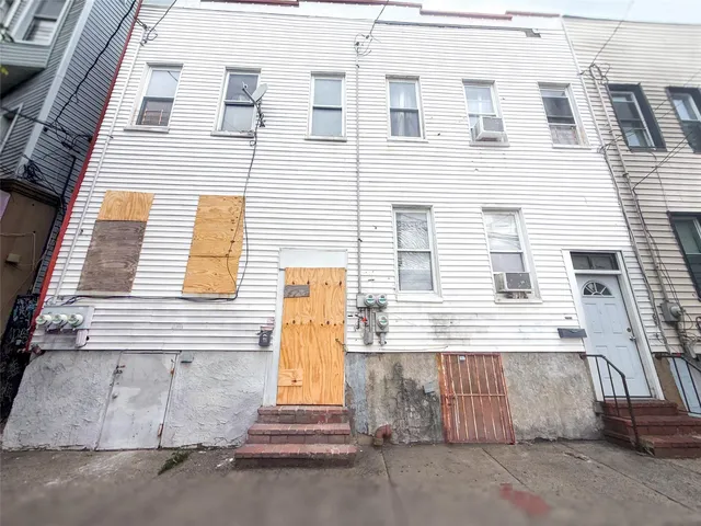 1129 E Tremont Avenue, Bronx, NY 10460