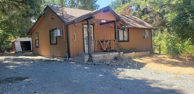 201 Finch Rd, Cave Junction, OR 97523