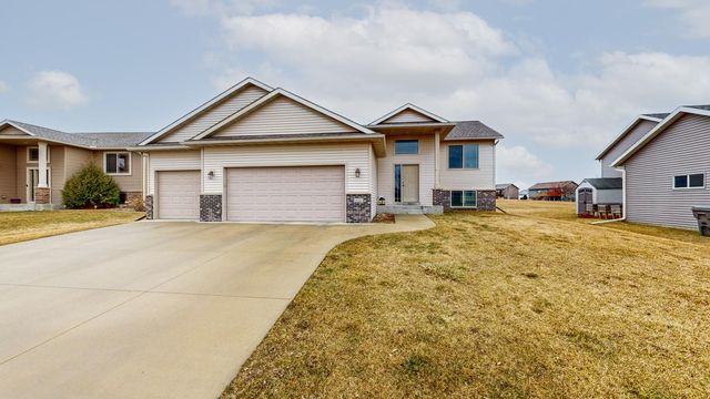4545 Arctic Fox Rd NW, Rochester, MN 55901