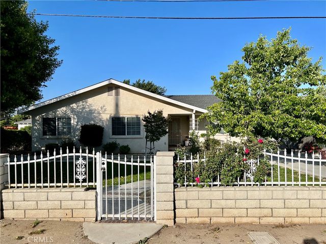 5065 Greenleaf Dr, Riverside, CA 92505