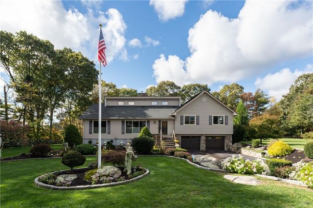12 Pickering Dr, Westerly, RI 02891