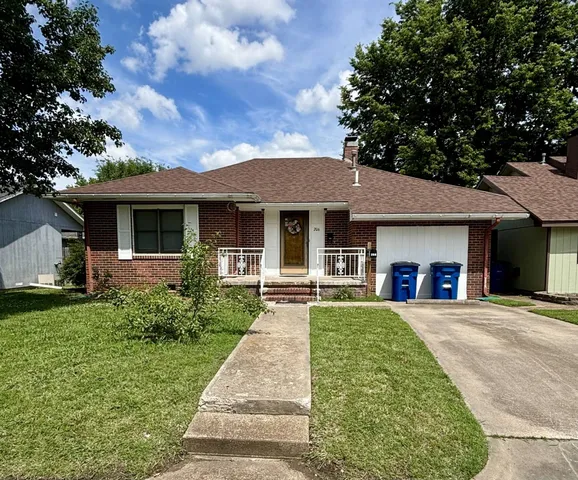 206 S  Rutter Ave, Chanute, KS 66720