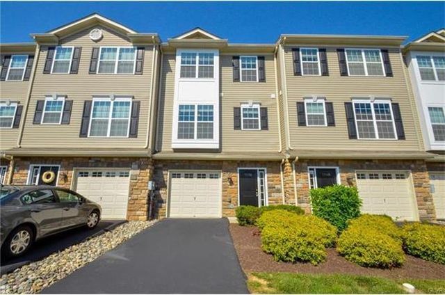 7550 Pioneer Dr, Macungie, PA 18062