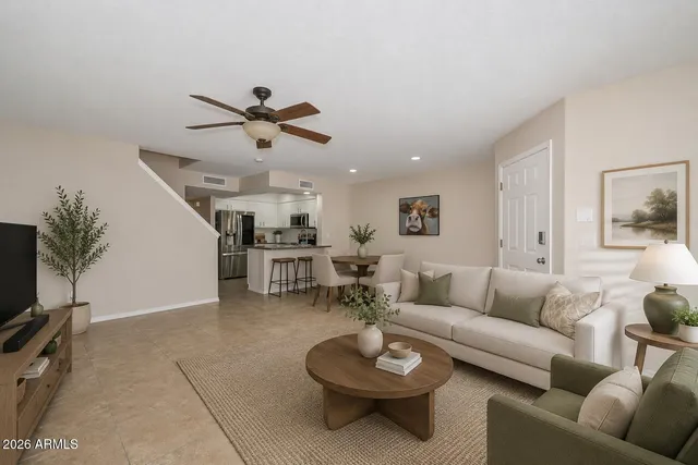 4805 E KACHINA Trail #10, Phoenix, AZ 85044
