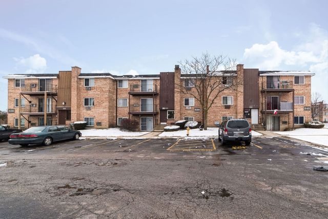 832 W  College Blvd #302, Addison, IL 60101
