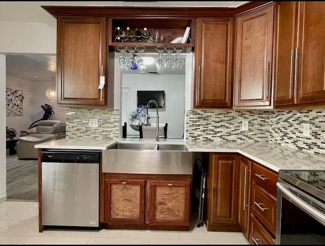 7022 Edgemere Ter, Palm Beach Gardens, FL 33410
