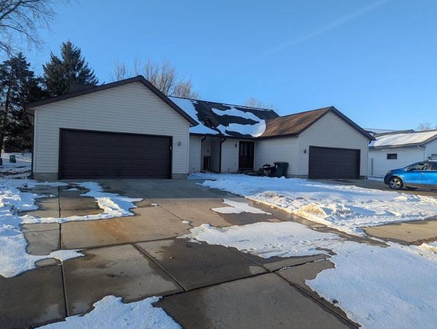 34-36 Tower Dr, Sun Prairie, WI 53590