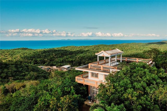 523 Project House #A, Vieques, PR 00765