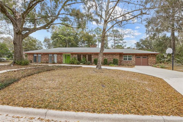 3225 NW 27th Ter, Gainesville, FL 32605