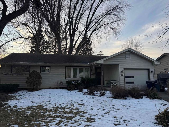 1111 N  Martin Rd, Janesville, WI 53545