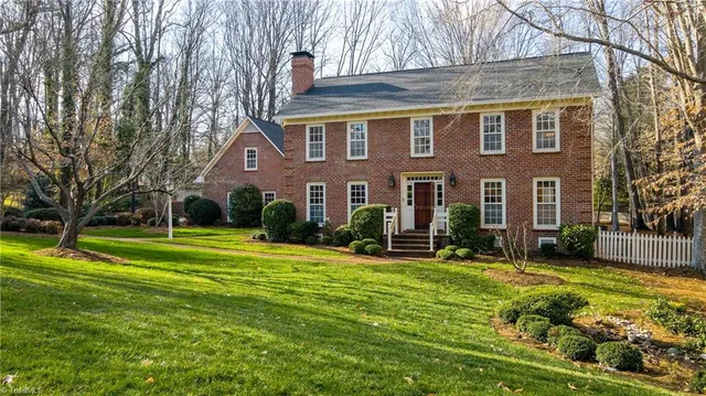 5 Kenbridge Ct, Greensboro, NC 27410