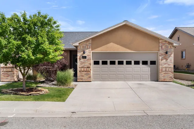 911 Pinyon Pl, Sheridan, WY 82801