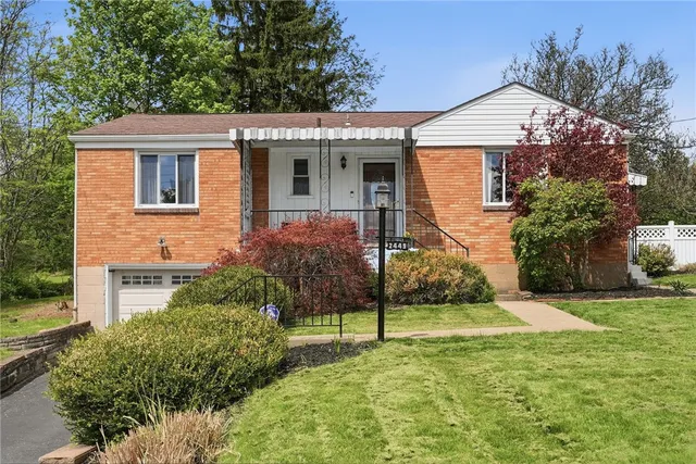 2449 Hampton Ave, Allison Park, PA 15101