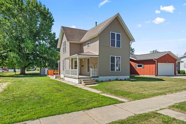 116 W  Howard St, Manchester, IA 52057