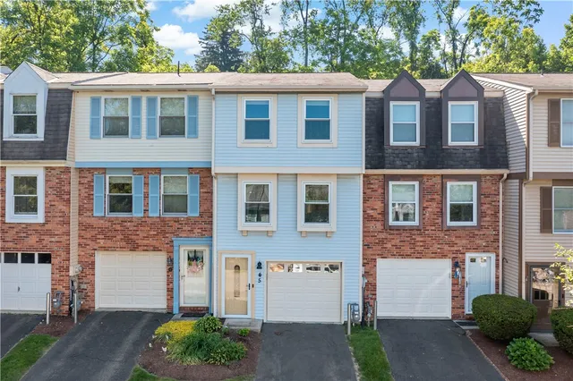 45 Shadow Dr, Pittsburgh, PA 15227