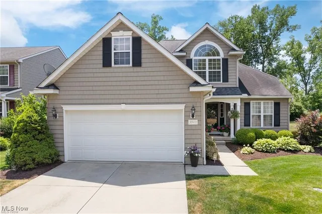 39111 Princeton Cir, Avon, OH 44011