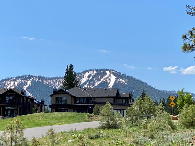 9217 Heartwood Dr, Truckee, CA 96161