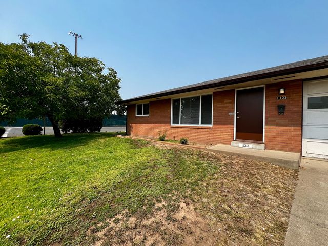 1131-1133 W  Stewart St, Yakima, WA 98902