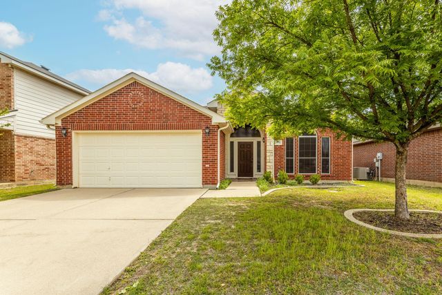 8832 Stirrup Way, Fort Worth, TX 76244