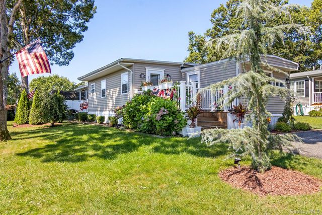 703 Fresh Pond Avenue #69, Calverton, NY 11933
