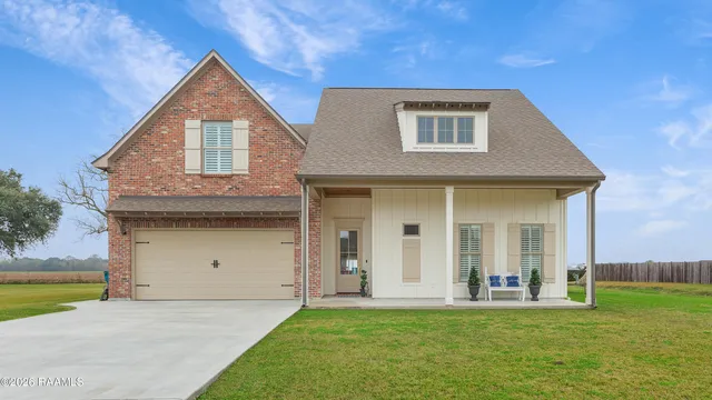8538 Westwood Dr, Abbeville, LA 70510