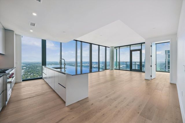 610 Davis St #4601, Austin, TX 78701