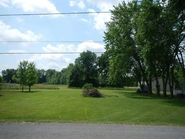7180 Little Paw Paw Lake Rd, Coloma, MI 49038